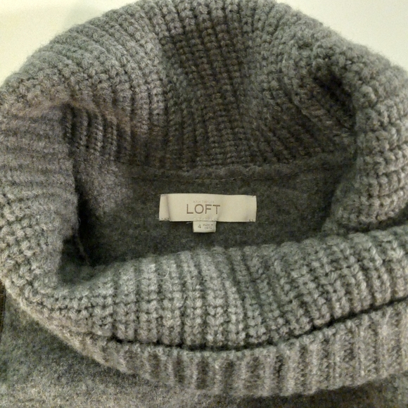 LOFT Merino Wool Sleeveless Turtleneck Tunic Sweater | US 4 - Picture 3 of 9